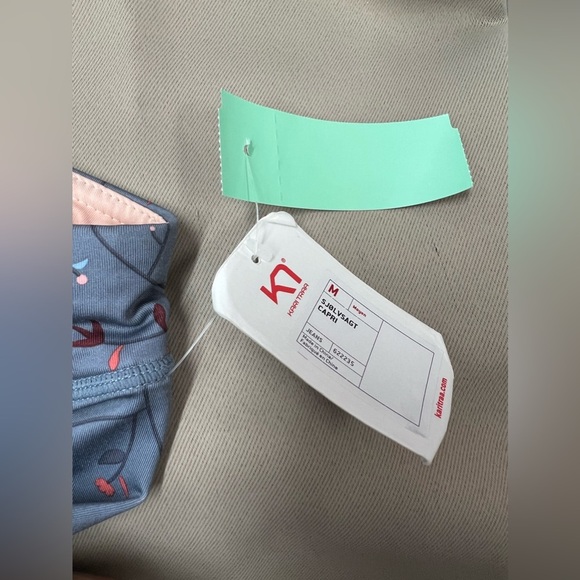 NWT Kari Traa Floral Design Capri Leggings - Picture 4 of 4